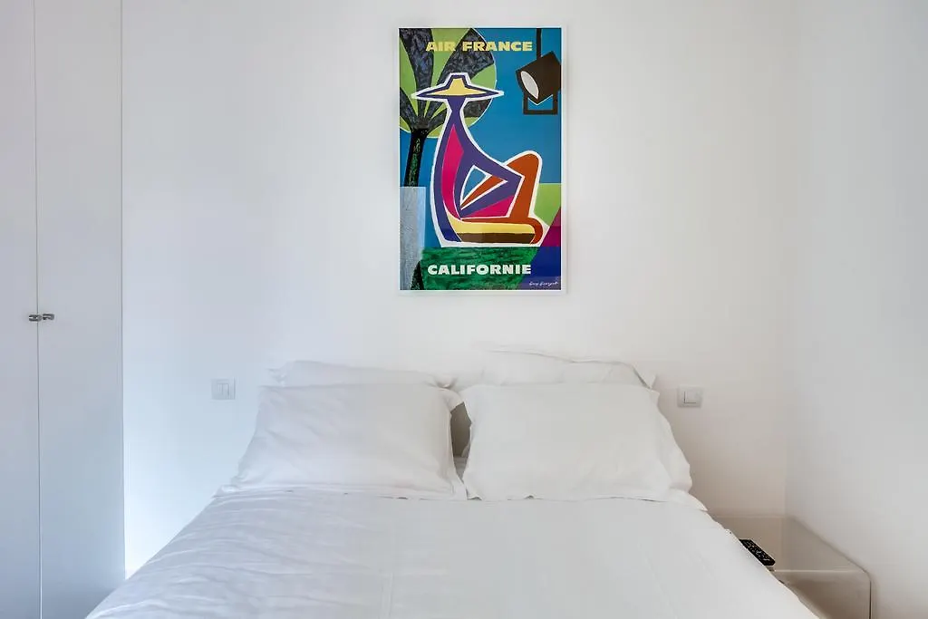 Designer Flat - Rue Saint Honore